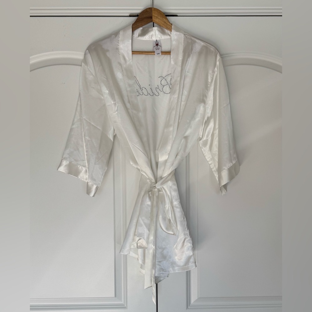 NEW Satin Rhinestone Bride Robe White NWOT Bridal Robe Classy Bride Silk… - Picture 2 of 10